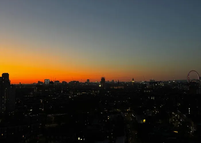 Central London 2-Bed Apartment With London Eye, Big Ben & Sunset Views